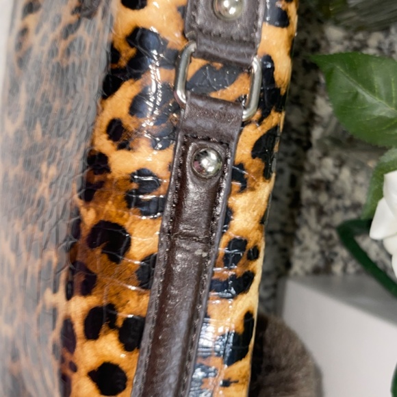 Guess purse - Picture 10 of 13